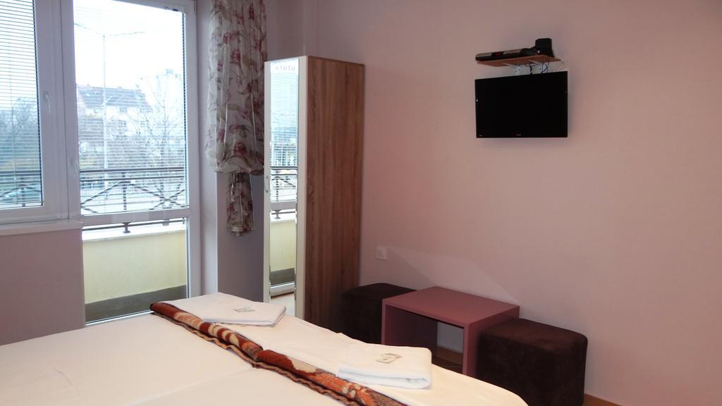 Guest Rooms Kom Sofia Room photo