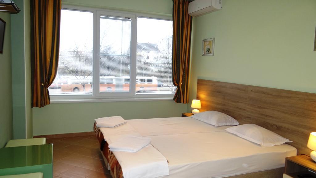Guest Rooms Kom Sofia Room photo