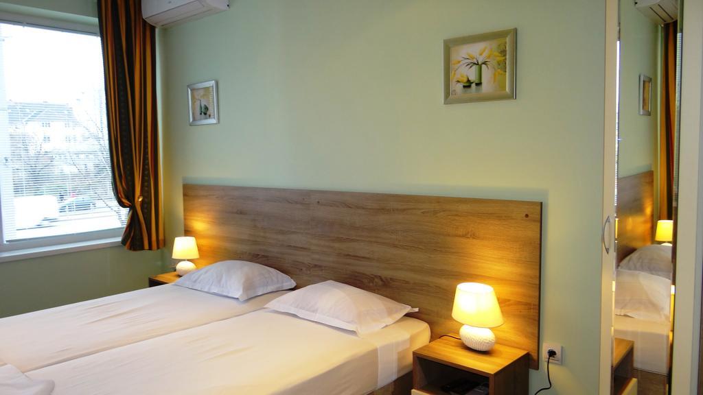 Guest Rooms Kom Sofia Room photo